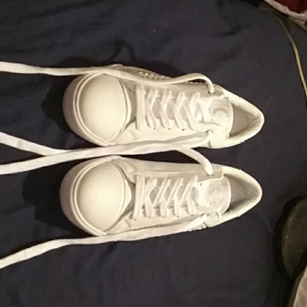 Guess tennis shoes